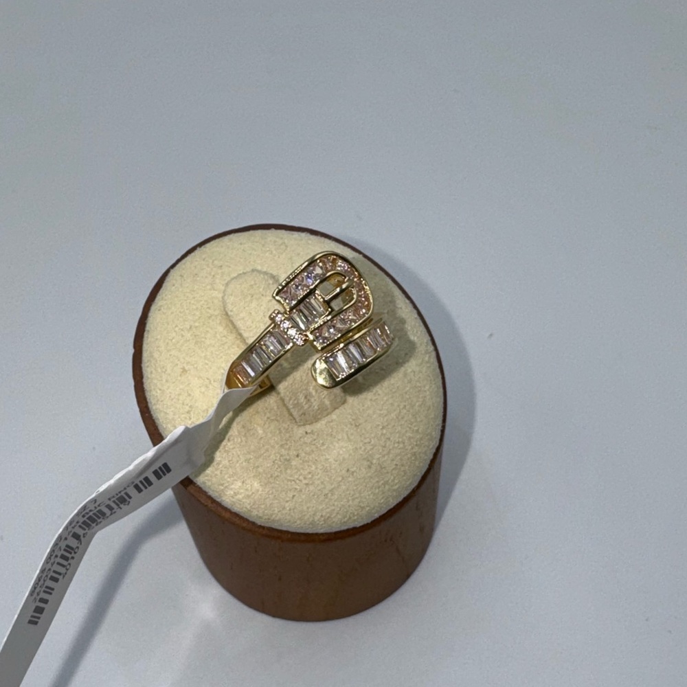 14kt Baguette Buckle Ring - Picture 7 of 10
